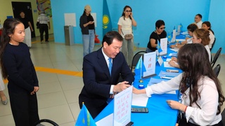 ОБЛЫС ӘКІМІ ТАРИХИ ҚҰРЫЛТАЙ САЙЛАУЫНДА ДАУЫС БЕРДІ