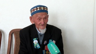 ҚАЛА ӘКІМІ ЕҢБЕК АРДАГЕРІН ҚҰТТЫҚТАДЫ 