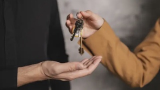 В ШЫМКЕНТЕ ЕЩЁ 40 СЕМЕЙ ПОЛУЧИЛИ КЛЮЧИ ОТ ДОЛГОЖДАННЫХ КВАРТИР