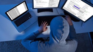 ИНТЕРНЕТ АЛАЯҚТЫҚ БЕЛЕҢ АЛЫП БАРАДЫ