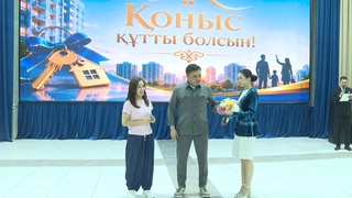 40 СЕМЕЙ ПОЛУЧИЛИ КЛЮЧИ ОТ КВАРТИР