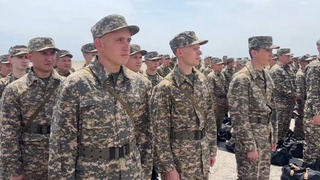 СОЛДАТЫ ОСВАИВАЮТ УПРАВЛЕНИЕ ДРОНАМИ