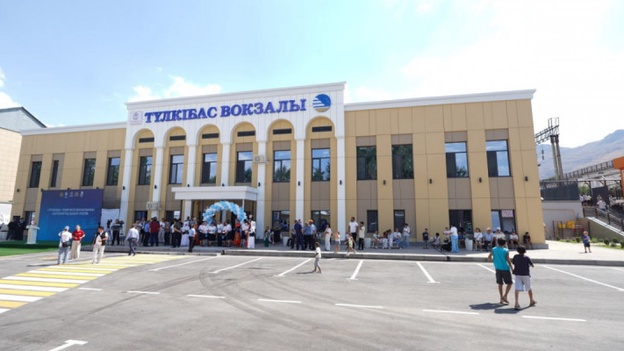 ТҮЛКІБАС ТЕМІР ЖОЛ ВОКЗАЛЫ ЖАҢАРТЫЛЫП, ҚОЛДАНЫСҚА БЕРІЛДІ