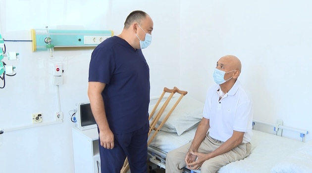 АЛҒАШ РЕТ СҮЙЕК КЕМІГІ ТРАНСПЛАНТАЦИЯСЫ ЖАСАЛДЫ