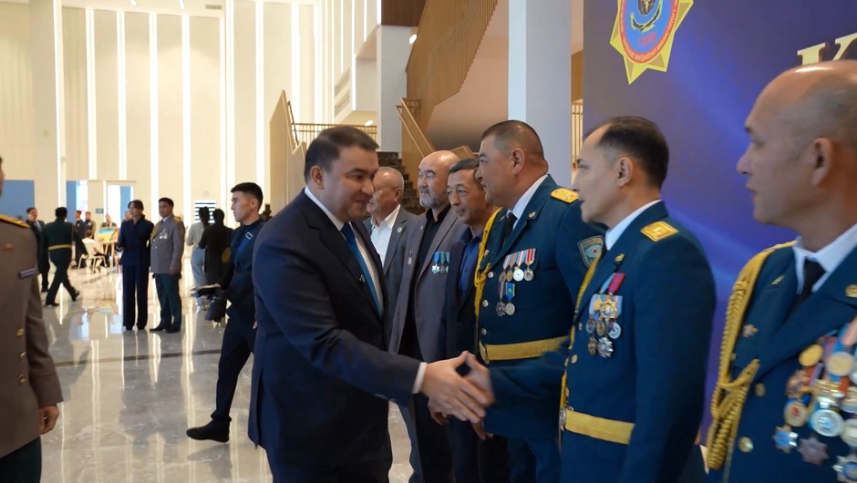 СПАСАТЕЛЕЙ ПОЧТИЛИ В ЧЕСТЬ ПРОФЕССИОНАЛЬНОГО ПРАЗДНИКА