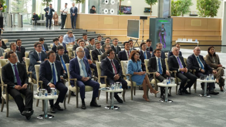 Қазақстанда мемлекеттік органдардың басшылары мен әкімдерге арналған жасанды интеллект бойынша стратегиялық семинар өтті